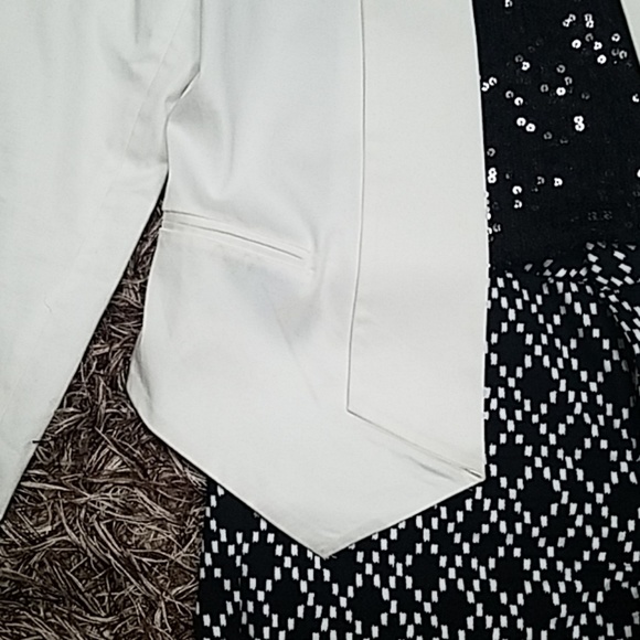 White Blazer - Picture 2 of 7